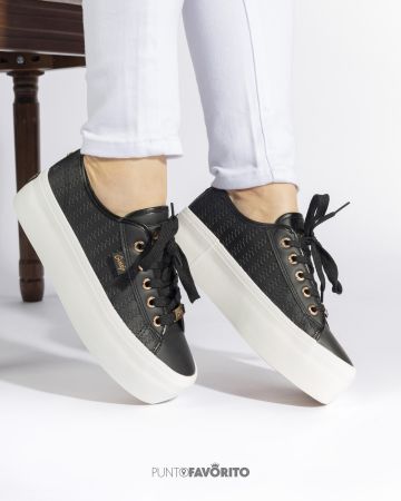 Tennis Negras con detalles en Dorado