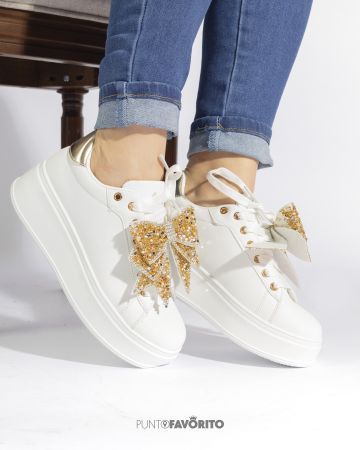 Tennis Blancas con listón Dorado