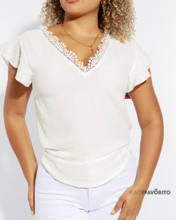 Blusa Blanca Con Adorno de Cuello