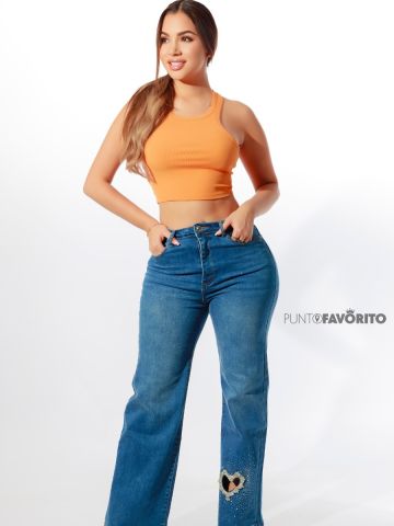 Pantalon campana para dama con abertura en forma de corazon