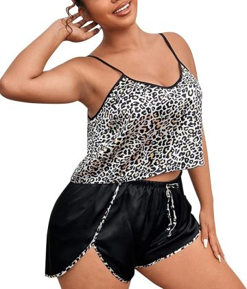 Pijama de dama con blusa animal print